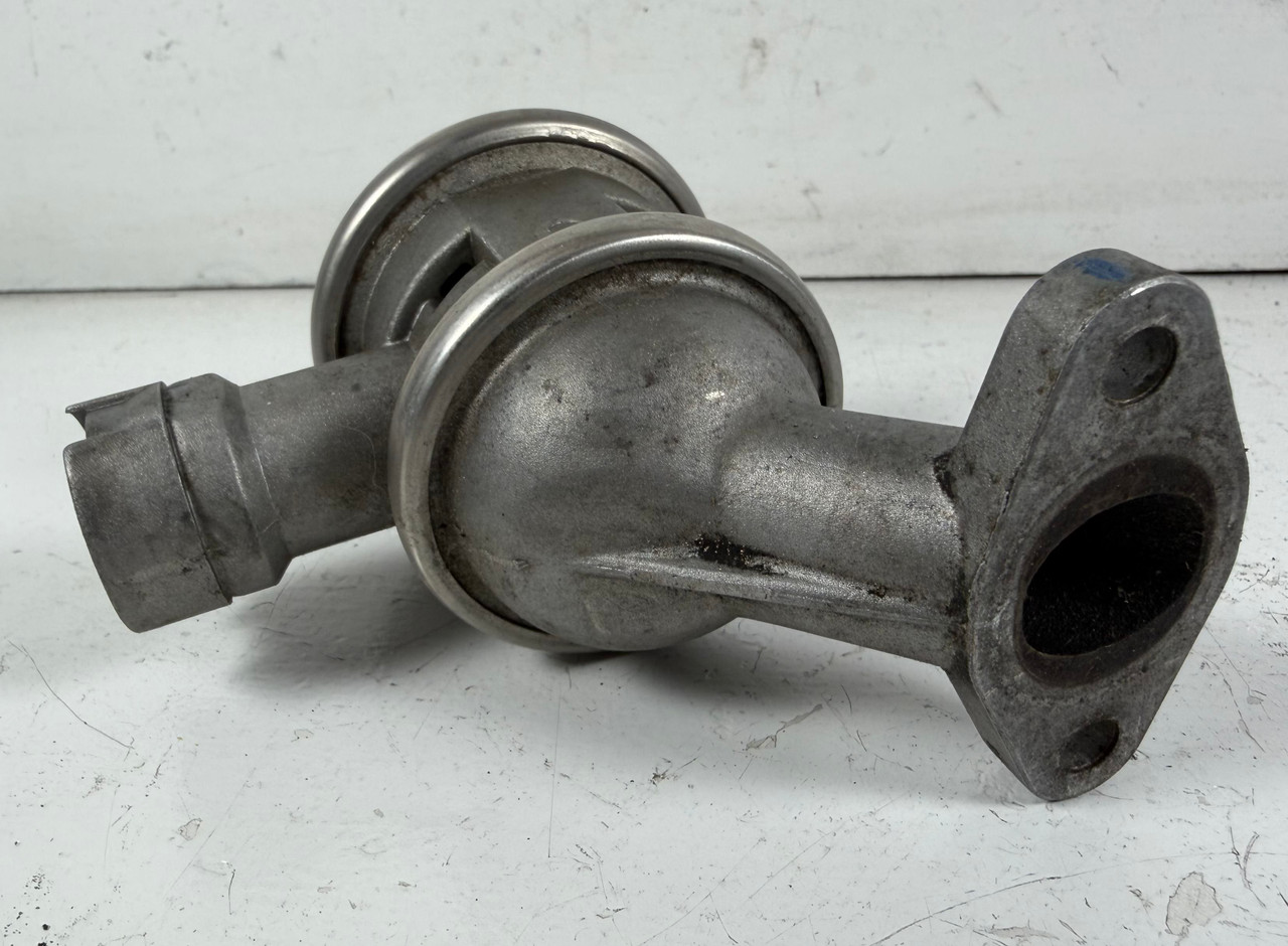 EGR SECONDARY SMOG AIR VALVE BMW E60 E65 E66 545i 645ci 745i 7508273