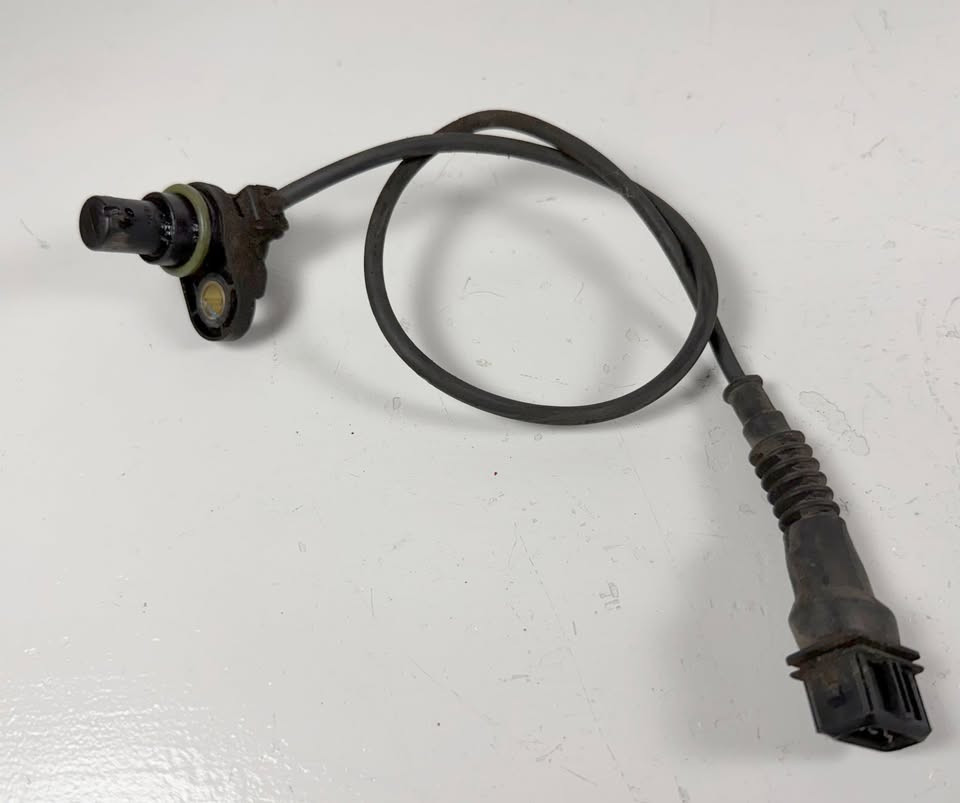 BMW INTAKE CAMSHAFT POSITION SENSOR E46 330i 325i E39 530i 525i Z4 1438081