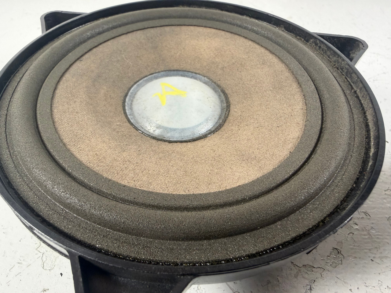 BMW E46 325ci 323ci CONVERTIBLE REAR MID RANGE LOUDSPEAKERS 8378556