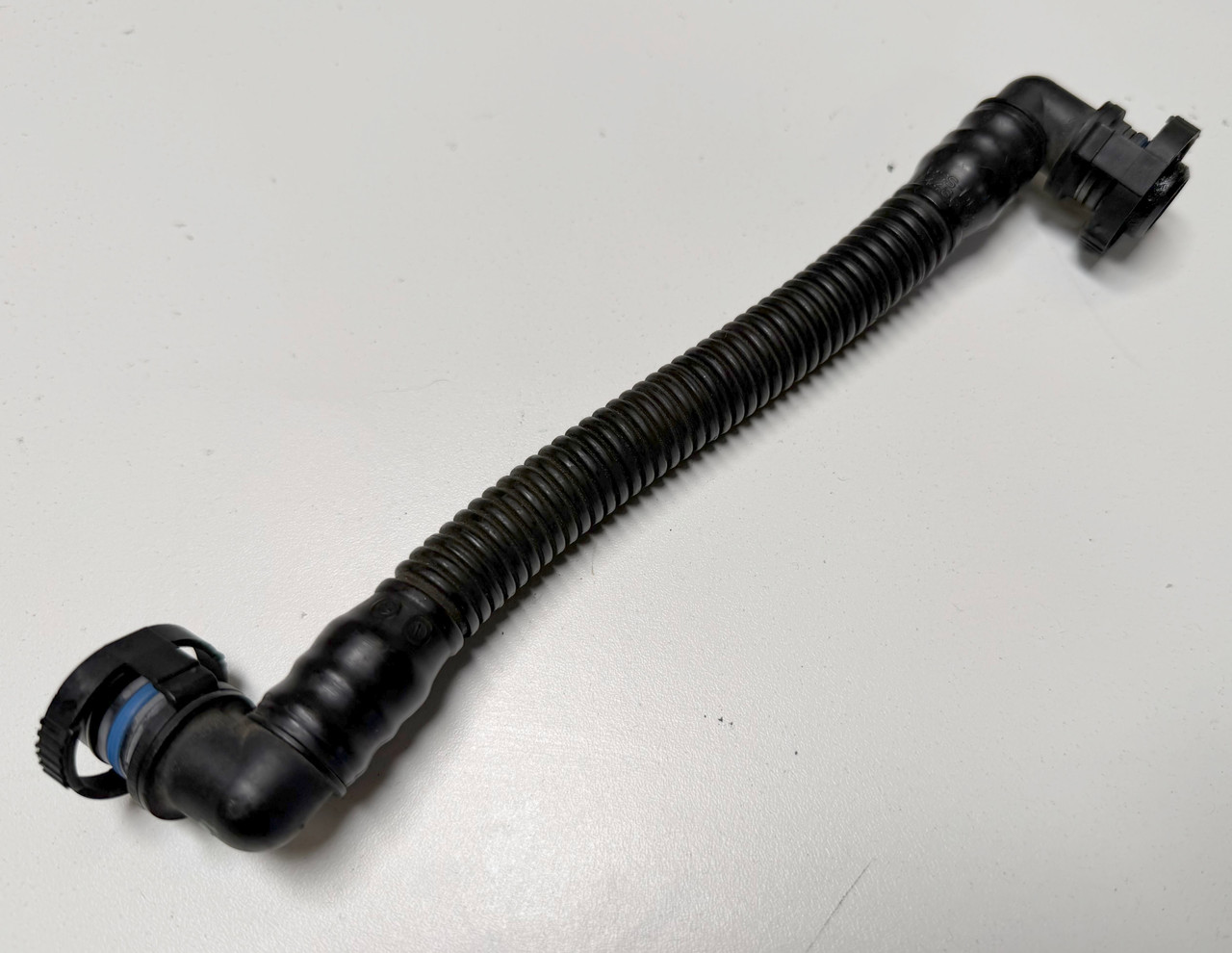 BMW E46 325i INTAKE MANIFOLD CRANKCASE VENT HOSE 7513756