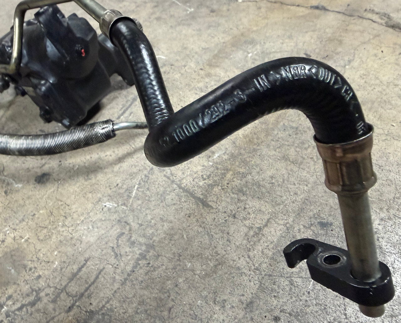 BMW E39 540i HYDRO BOX STEERING PUMP OIL RETURN LINES 1094205
