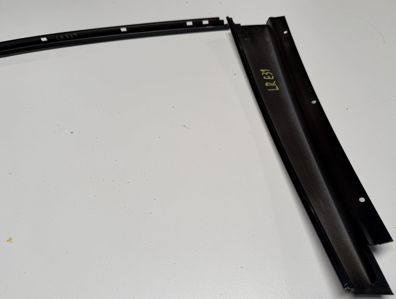BMW E39 5' EXTERIOR DRIVER REAR DOOR TRIM 540i 530i 528i 525i 2427411