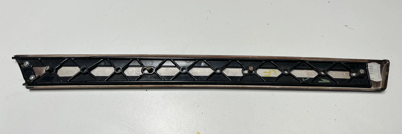 DRIVER FRONT DOOR PANEL WOOD TRIM BMW E46 330i 325i 8200726