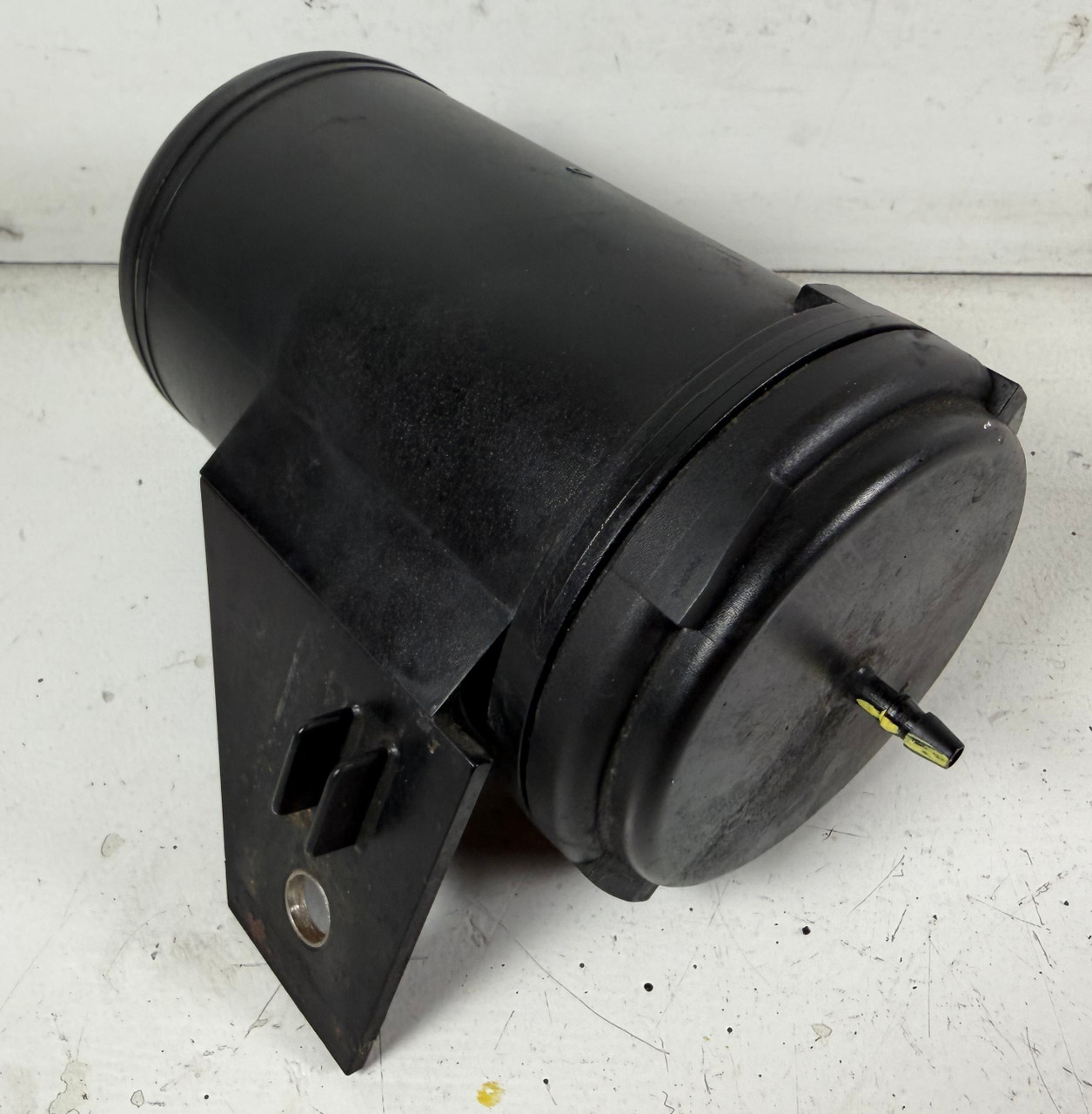 BMW E46 330i 325i VACUUM TANK 330ci 325ci 1740207