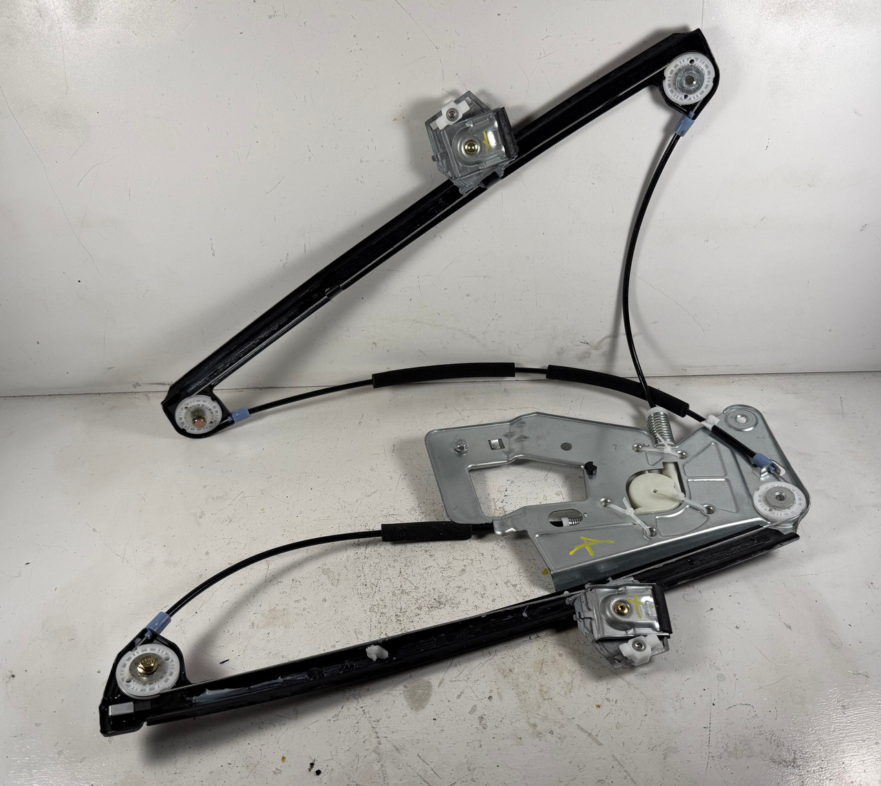 DRIVER LEFT FRONT WINDOW REGULATOR BMW E39 M5 540i 530i 525i