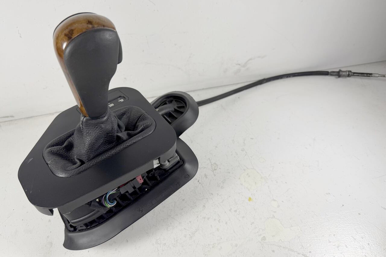 BMW E39 540i AUTOMATIC TRANSMISSION SHIFTER GEAR SELECTOR 1423750