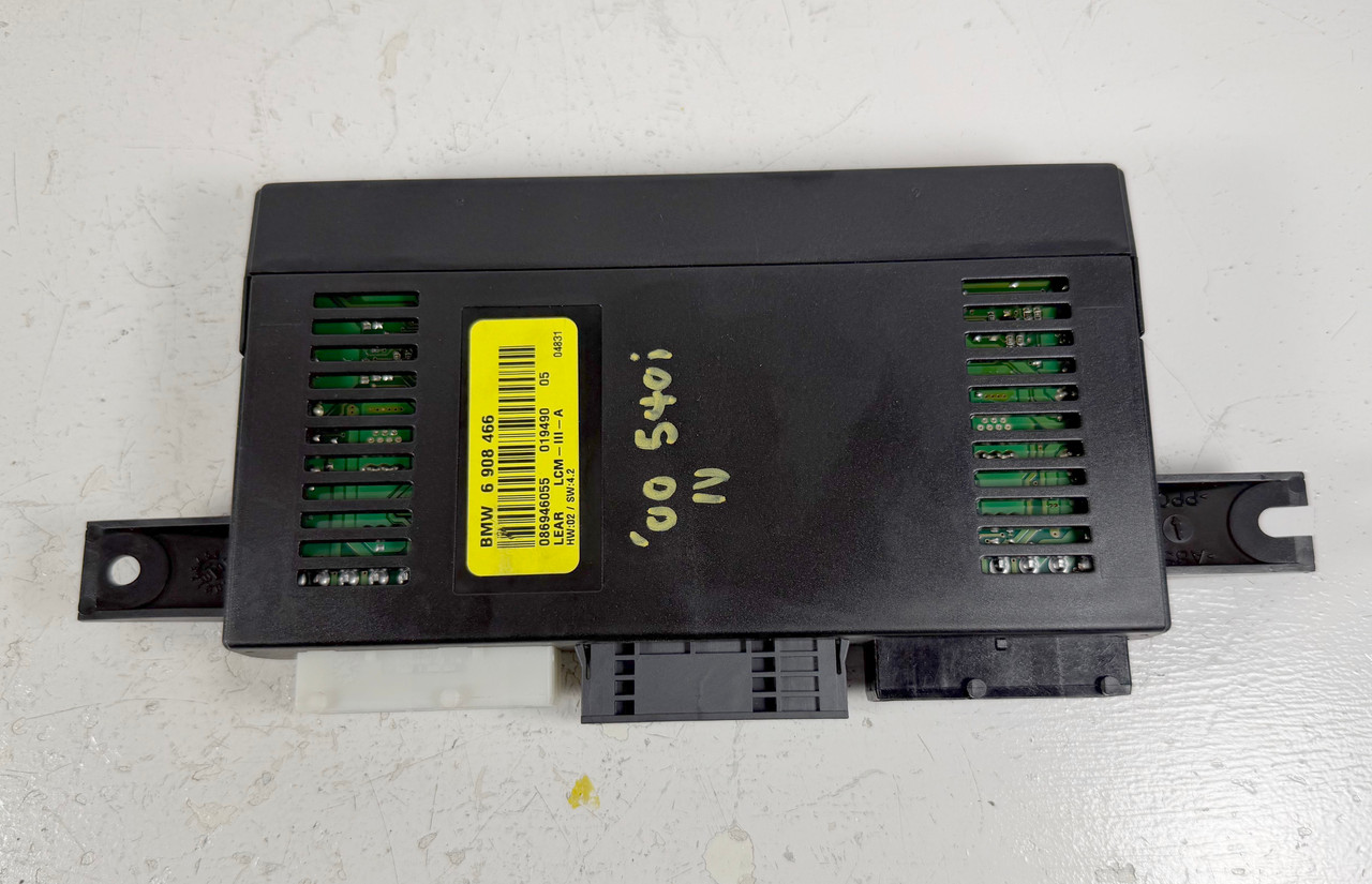 LCM 3  LIGHT CONTROL MODULE BMW E38 740iL E39 540i 530i 525i 6908466