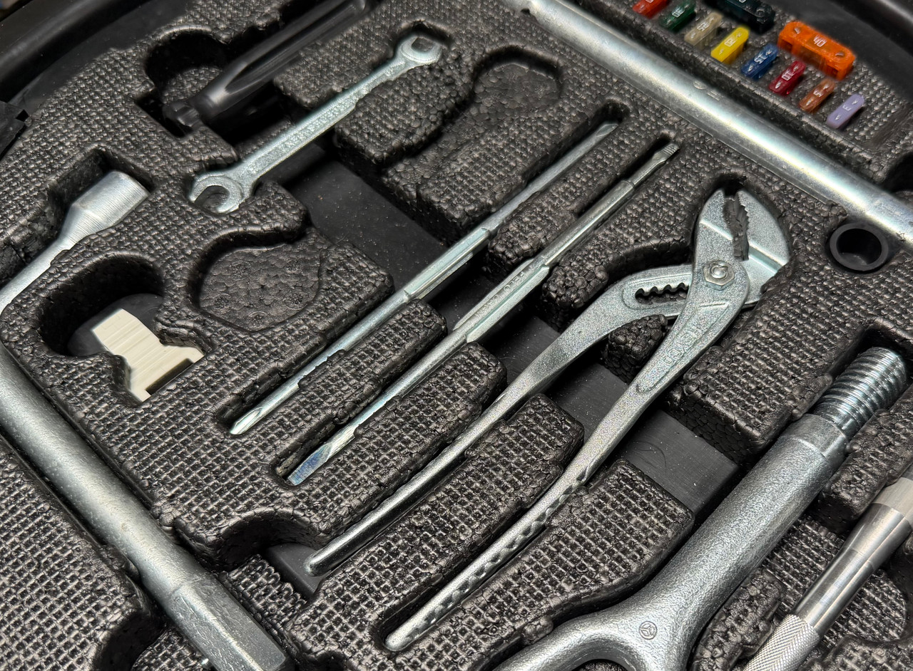 MERCEDES BENZ OEM W220 S500 S430 EMERGENCY SPARE TIRE TOOL KIT