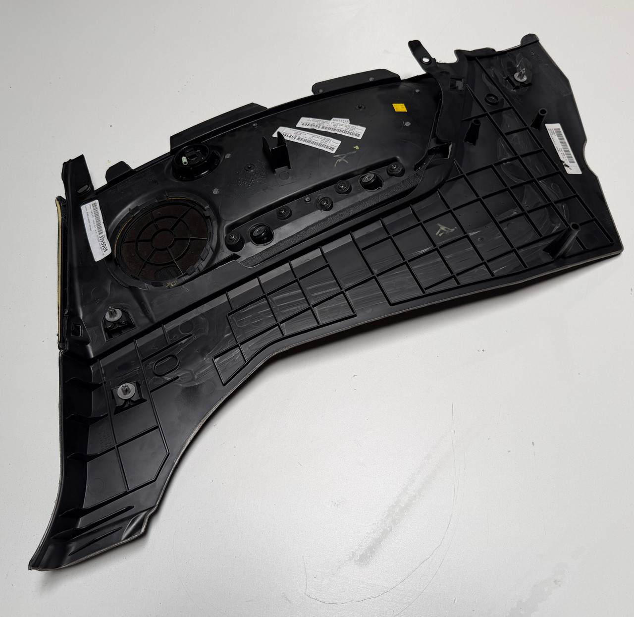 BMW E46 M3 330ci 325ci CONVERTIBLE DRIVER REAR QUARTER PANEL TRIM 8219013