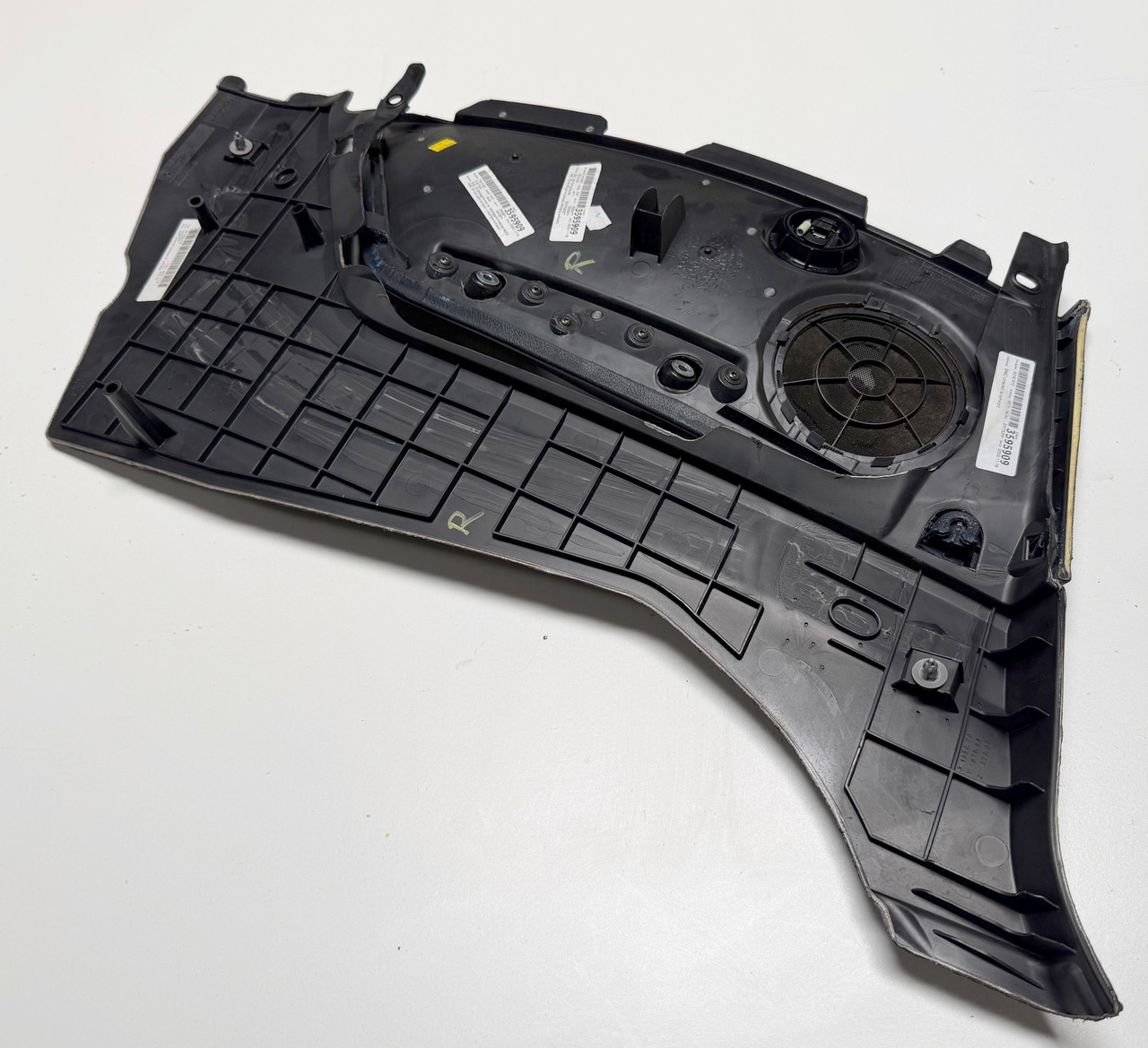 BMW E46 M3 330ci 325ci CONVERTIBLE PASSENGER QUARTER PANEL TRIM 8219013