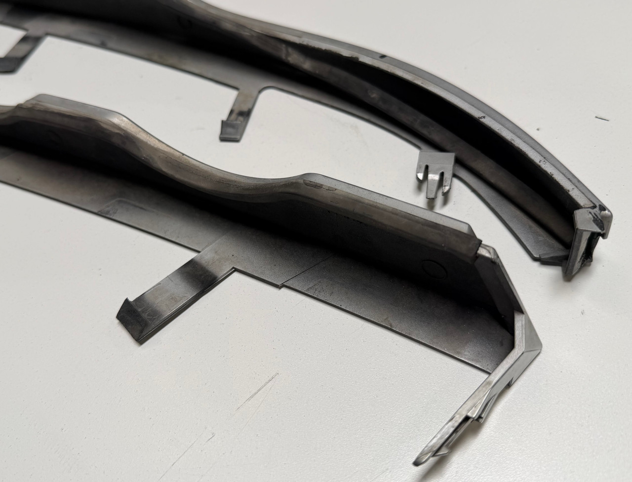 2000-03 BMW E46 M3 330ci 325ci PAIR HEADLIGHT LOWER TRIMS 8208677