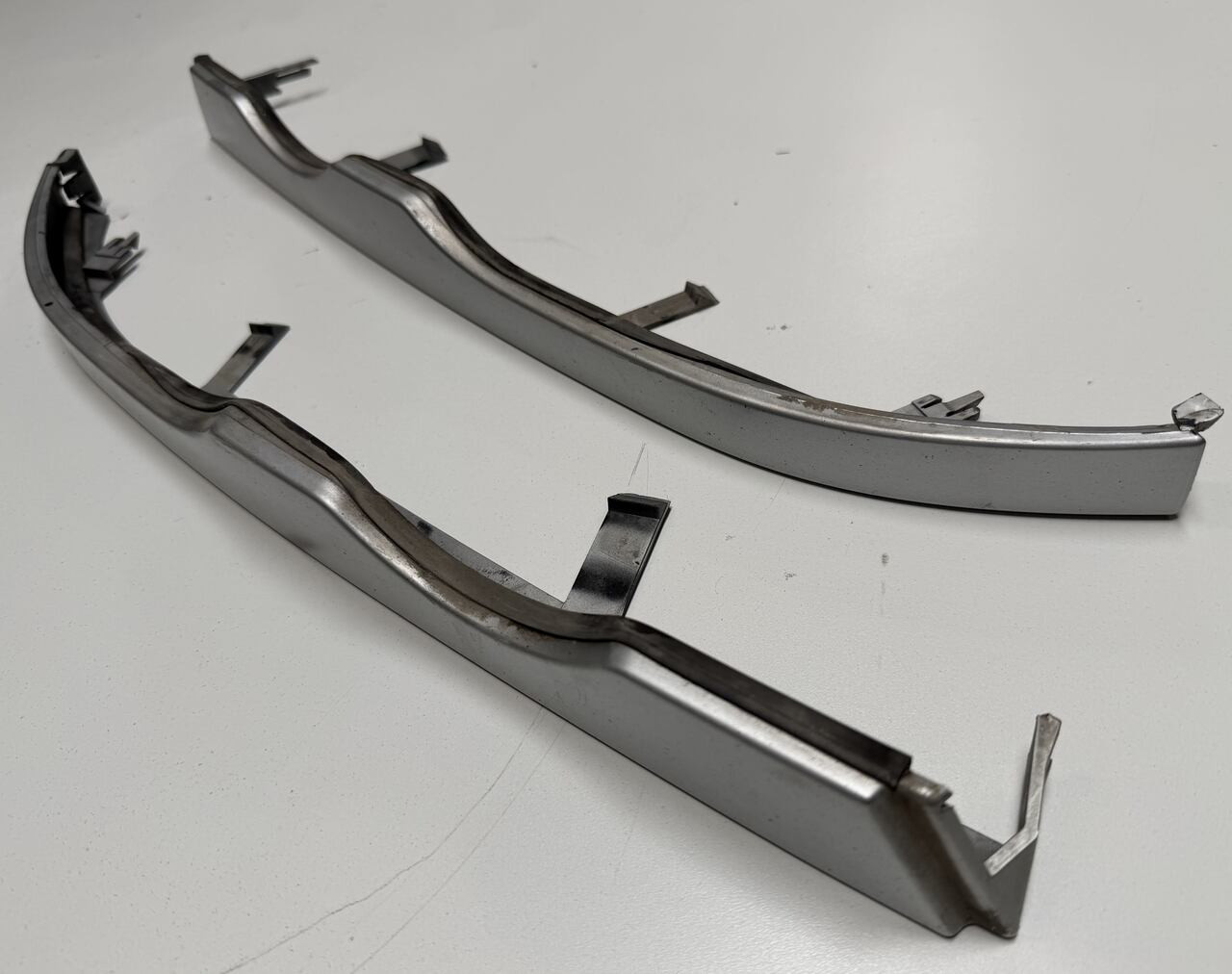 2000-03 BMW E46 M3 330ci 325ci PAIR HEADLIGHT LOWER TRIMS 8208677