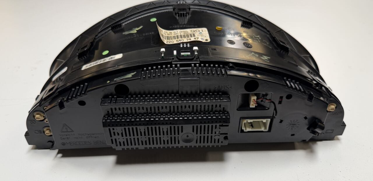 MERCEDES BENZ S500 W220 INSTRUMENT CLUSTER SPEEDOMETER A2205407447