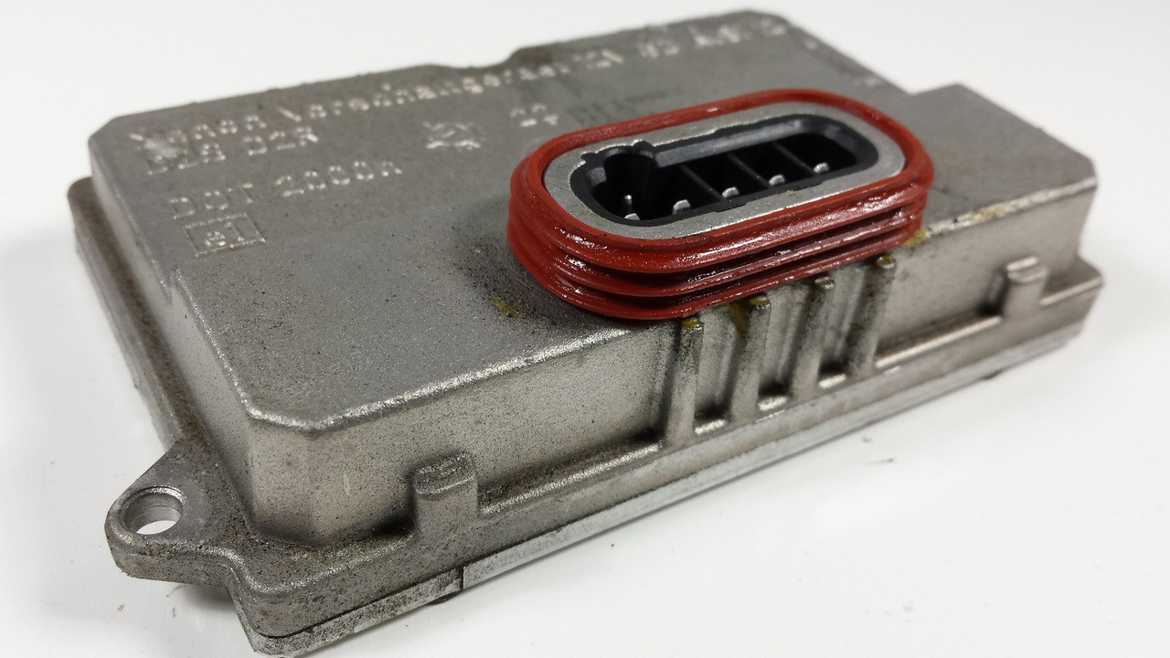 BMW E60 530i 545i 550i E65 745 XENON HEADLIGHT BALLAST CONTROL MODULE