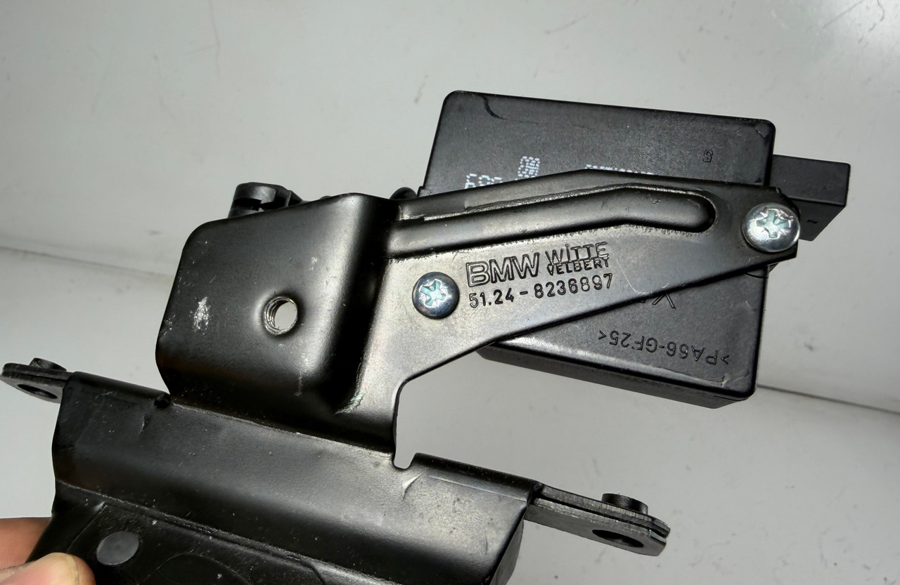 BMW E39 M5 540i 530i 528i TRUNK LOCK LATCH ACTUATOR 8236897