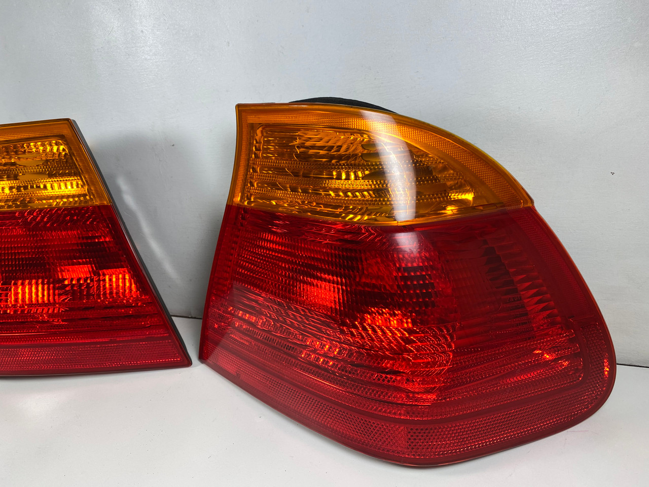 1999-01 BMW E46 330i 328i 325i SEDAN PAIR BRAKE TAIL LIGHTS 8364921