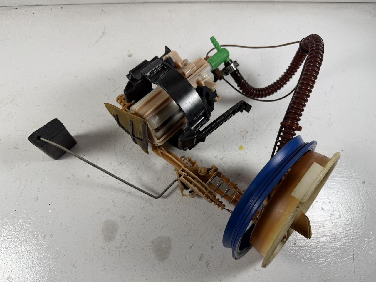 Fuel Pump BMW E39 540i 530i 528i 525i 6752368