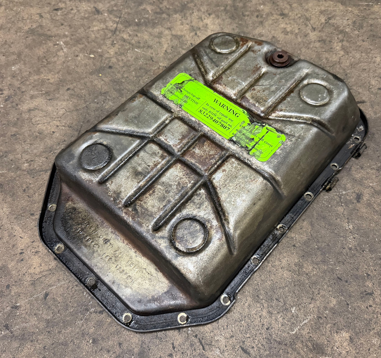 BMW E38 740i E39 540i 5HP 24 AUTOMATIC TRANSMISSION LOWER OIL PAN