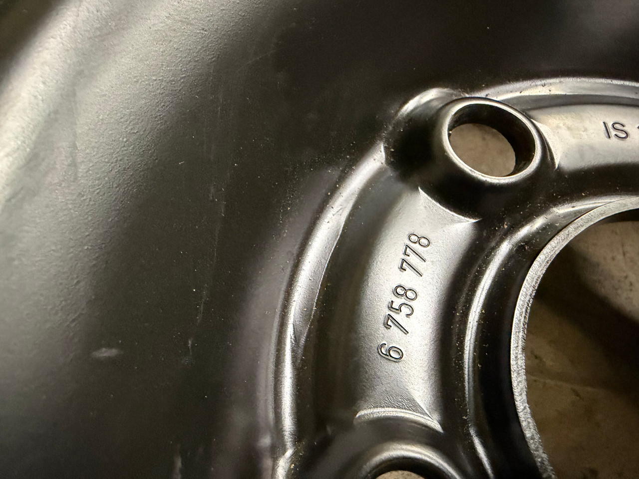 BMW TRUNK SPARE DONUT TIRE WHEEL 135/80/17 E46 E60 6758778