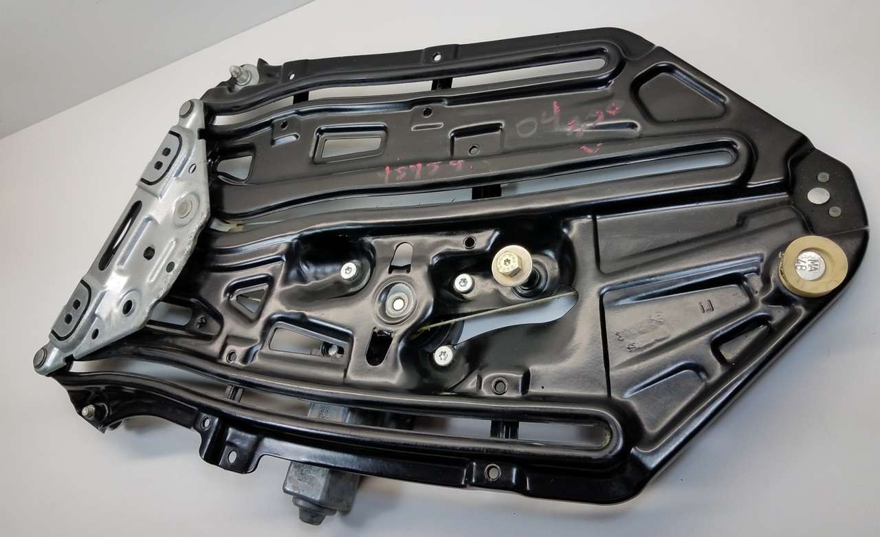 BMW E46 M3 330ci 325ci CONVERTIBLE DRIVER REAR WINDOW REGULATOR 8215273