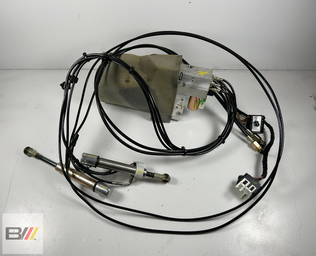 BMW E46 M3 330ci 325ci CONVERTIBLE TOP HYDRAULIC PUMP MOTOR 8234530