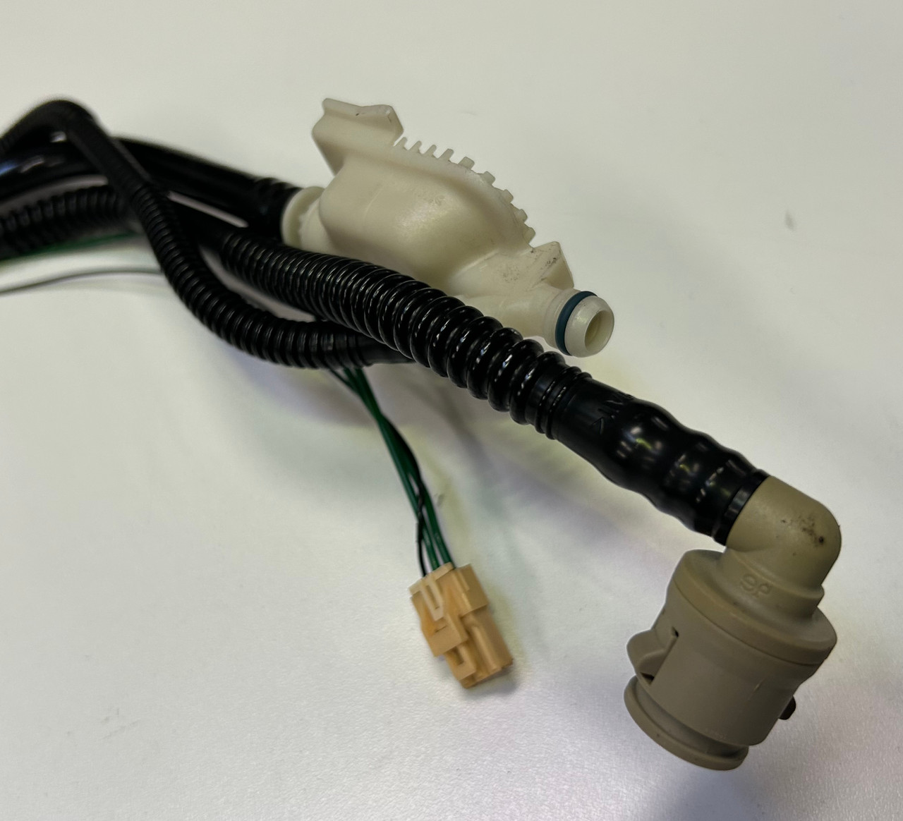 FUEL PUMP DELIVERY UNIT BMW e60 550i 530i 528i 525i e63 650i 7373503