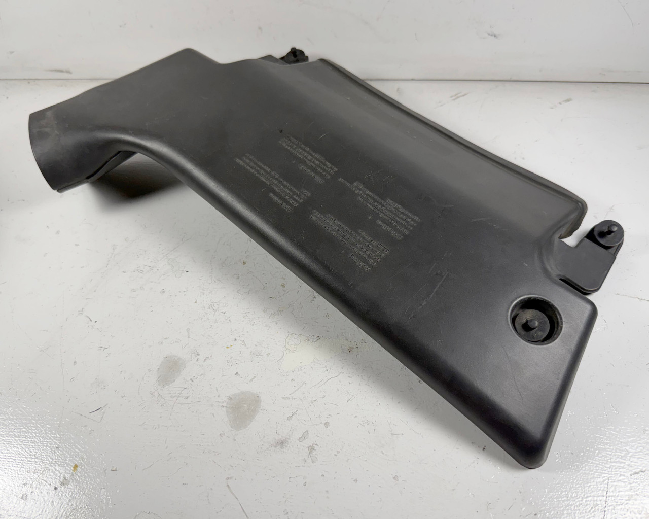 2001-05 BMW E46 330 325 TOP COVER AIR INLET DUCT 7501988