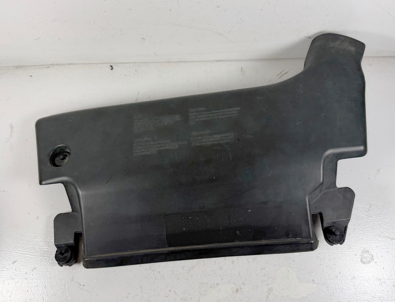 2001-05 BMW E46 330 325 TOP COVER AIR INLET DUCT 7501988