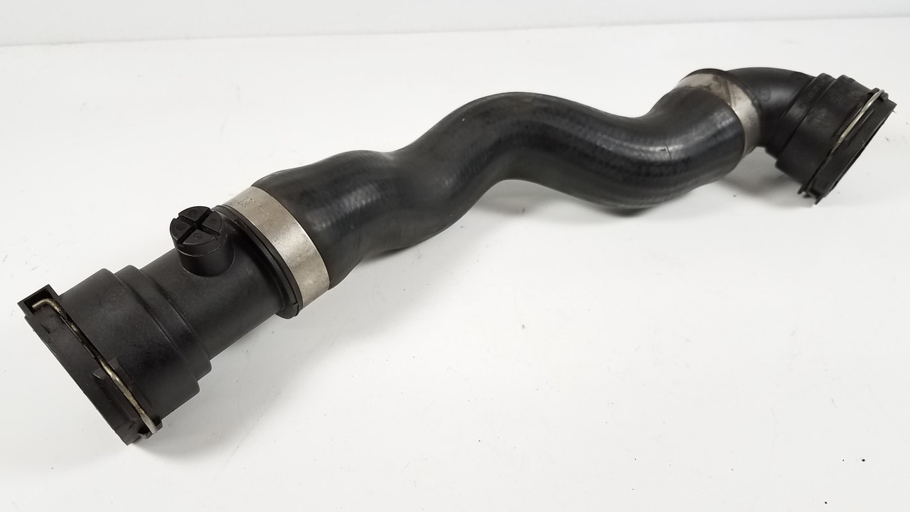 99 - 03 BMW E39 530i 528i 525i UPPER RADIATOR COOLANT HOSE 