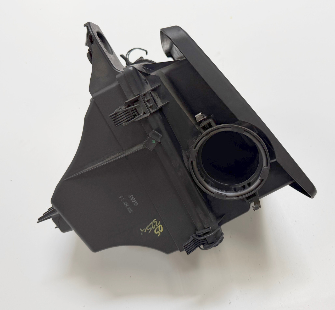 2001-05 BMW E46 325i AIR INTAKE FILTER BOX 7501972
