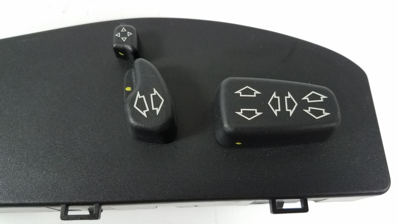 BMW E46 330 325 E53 X5 PASSENGER FRONT SEAT CONTROL SWITCH 7069620