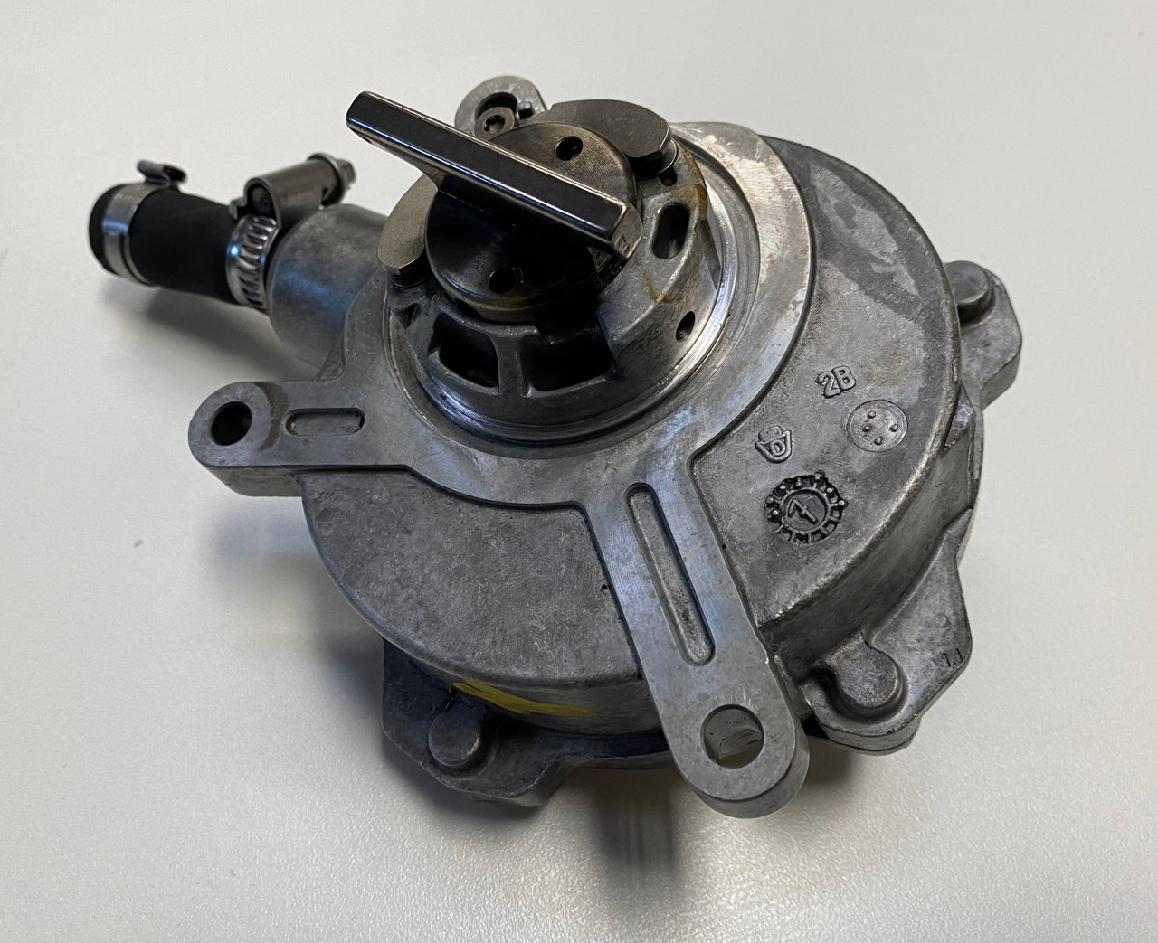 BMW E60 545i 550i E65 E66 POWER BRAKE BOOSTER VACUUM PUMP 7545384