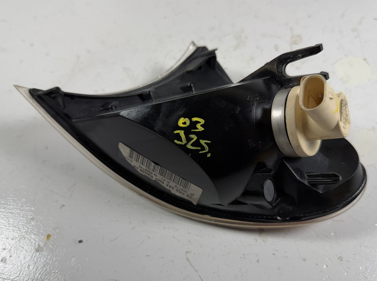  2002-05 BMW E46 330i 325i PASSENGER TURN SIGNAL CORNER LAMP 6943120