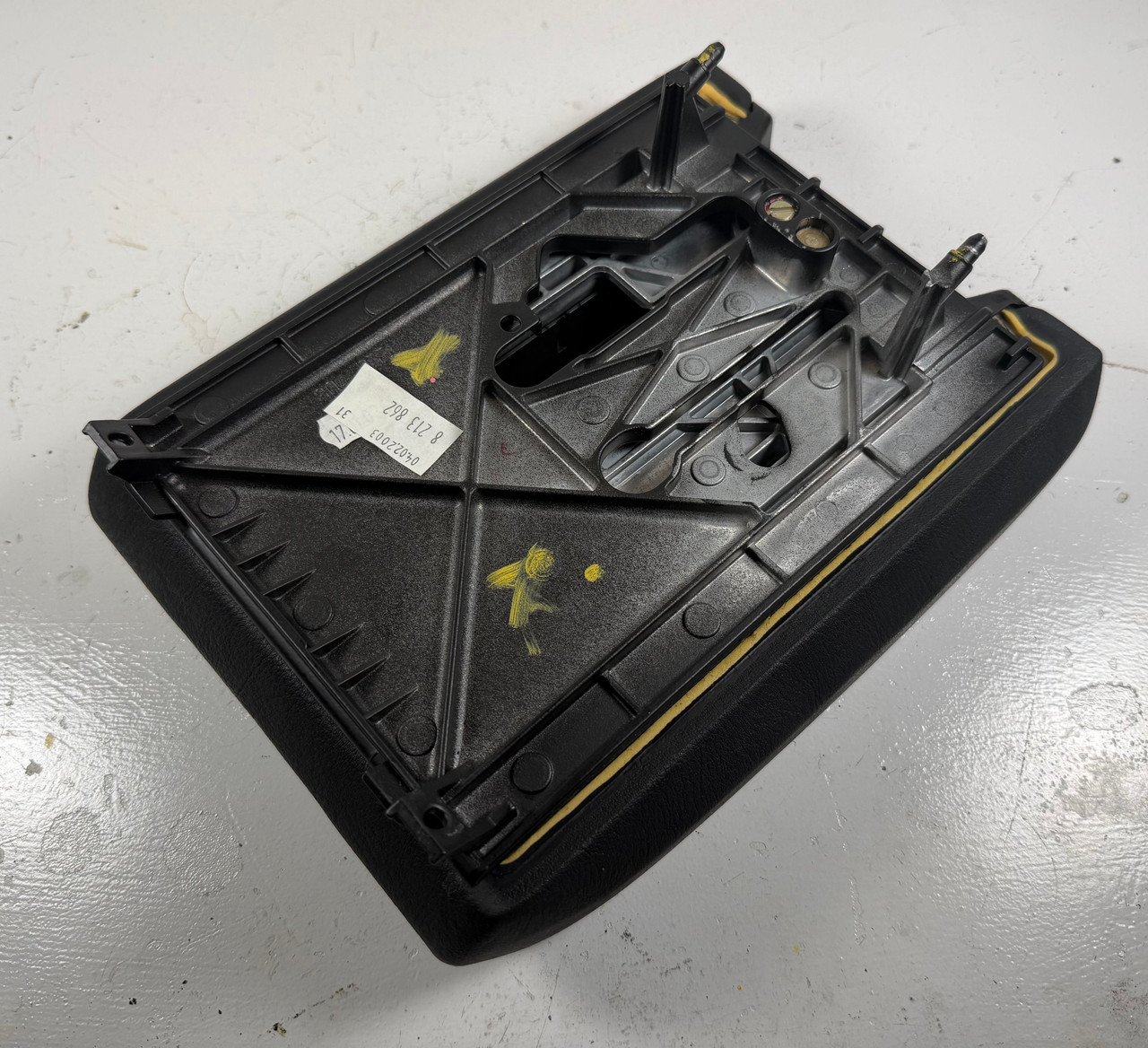 1998-03 BMW E39 540i 530i 525i Armrest Arm Rest 8213862