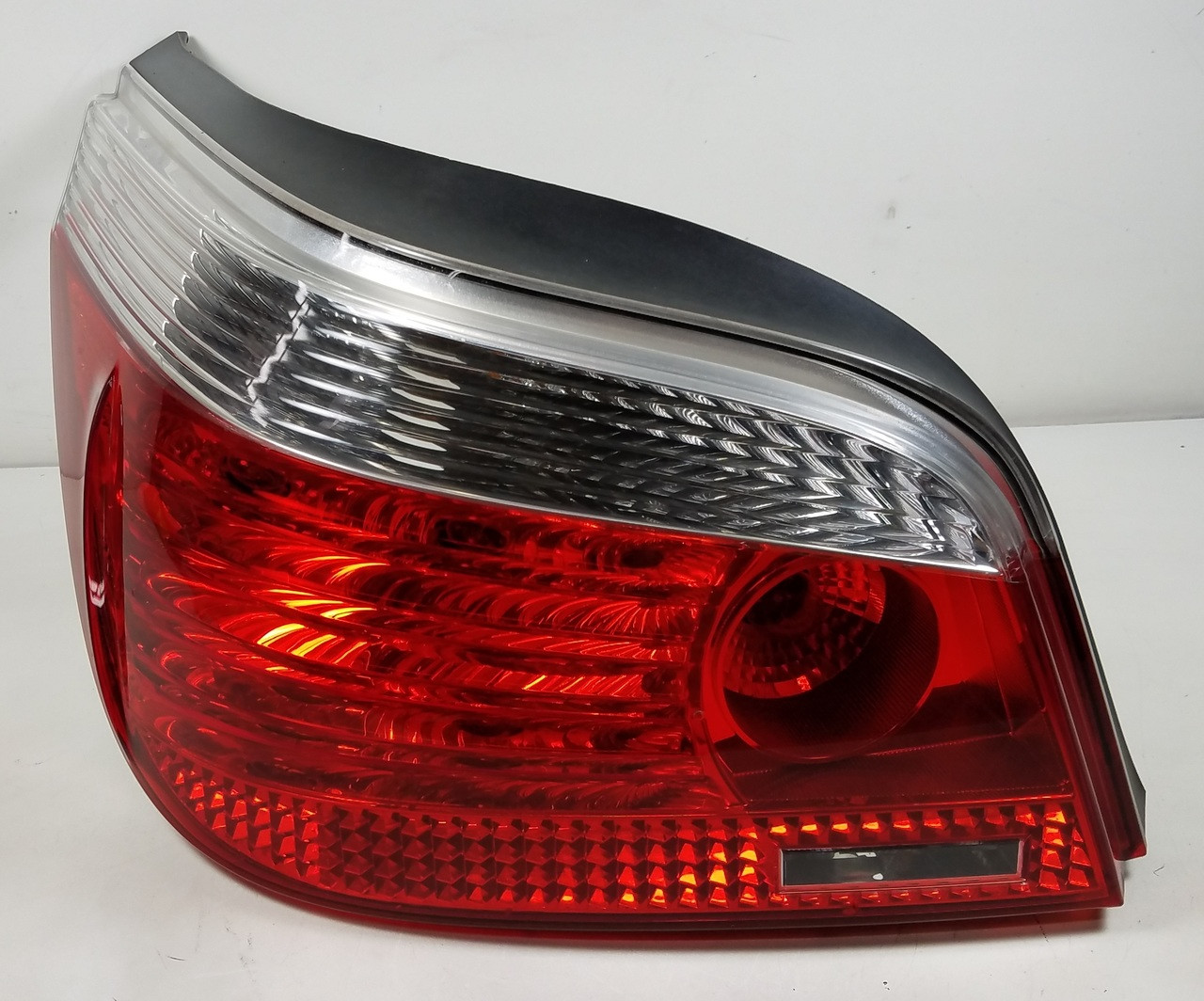 2004-07 BMW E60 550i 545i 530i 525i Driver Rear Brake Tail Light Lamp