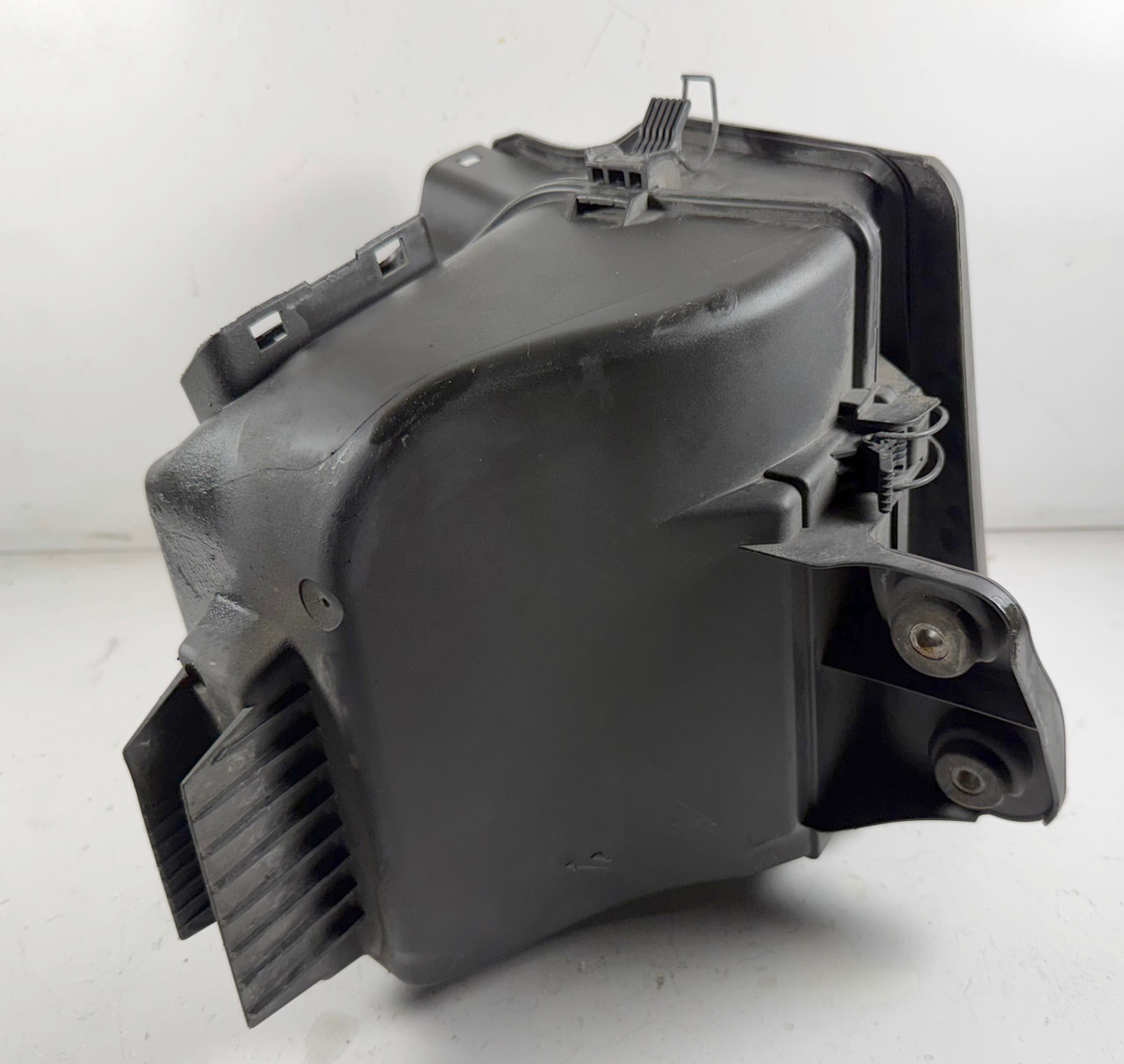 2003-05 BMW E46 325ci 325i M56 ENGINE AIR INTAKE FILTER BOX 7519980