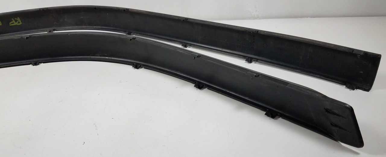 1996-00 BMW E39 540i 528i Front Bumper Impact Molding Trim 8159351