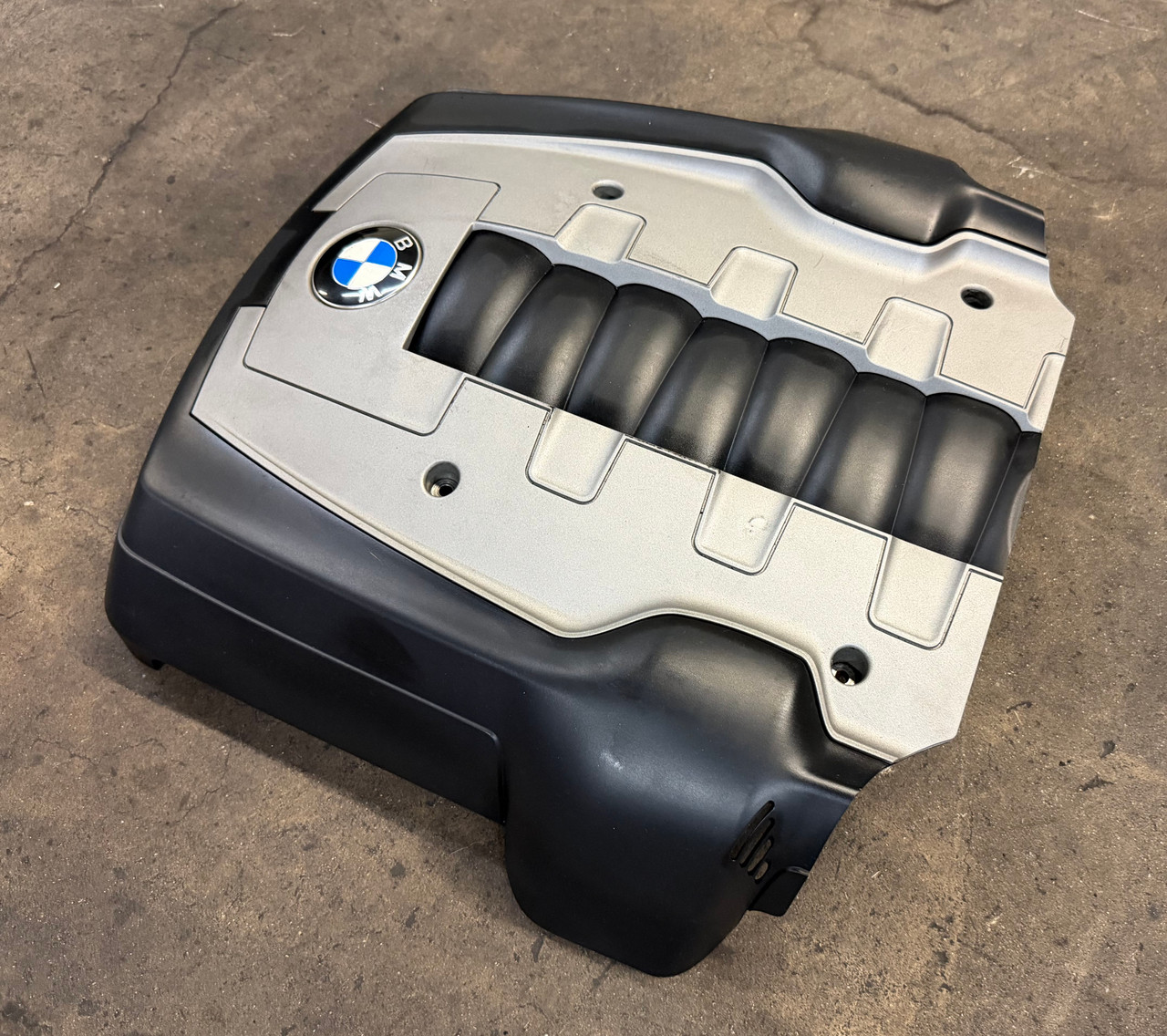 ENGINE COVER IGNITION COIL PANEL BMW 550i 750i 650i  7535151