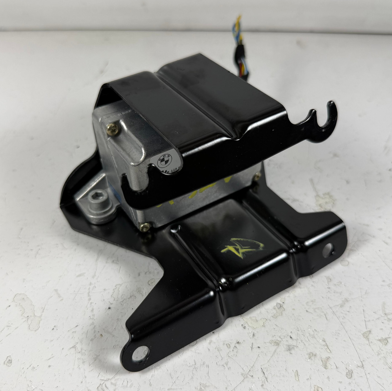 BMW E46 330 325 YAW SPEED SENSOR ROTATIONAL UNIT 6759412