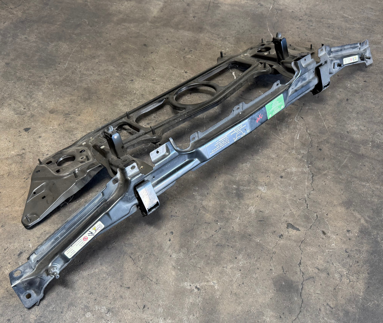 1996-01 BMW e38 740i 750iL Upper Radiator Support Frame