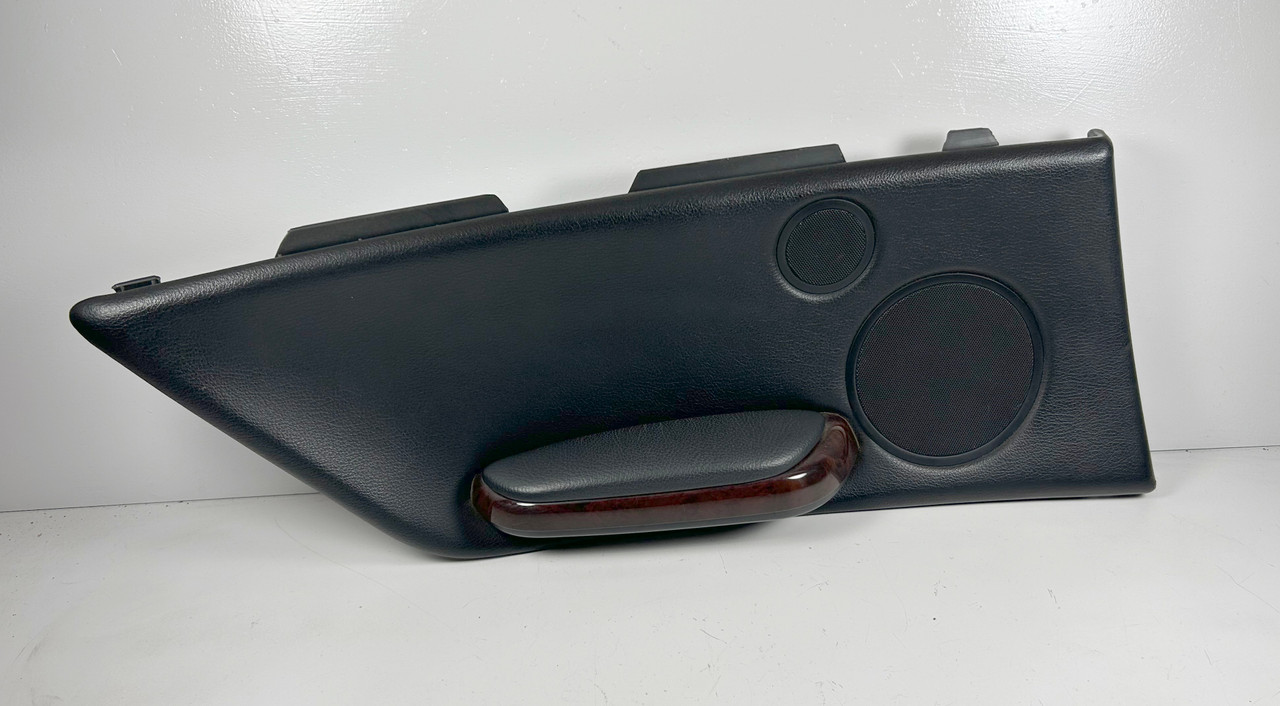 BMW E46 330ci 325ci CONVERTIBLE DRIVER REAR ARM REST PANEL 8219013