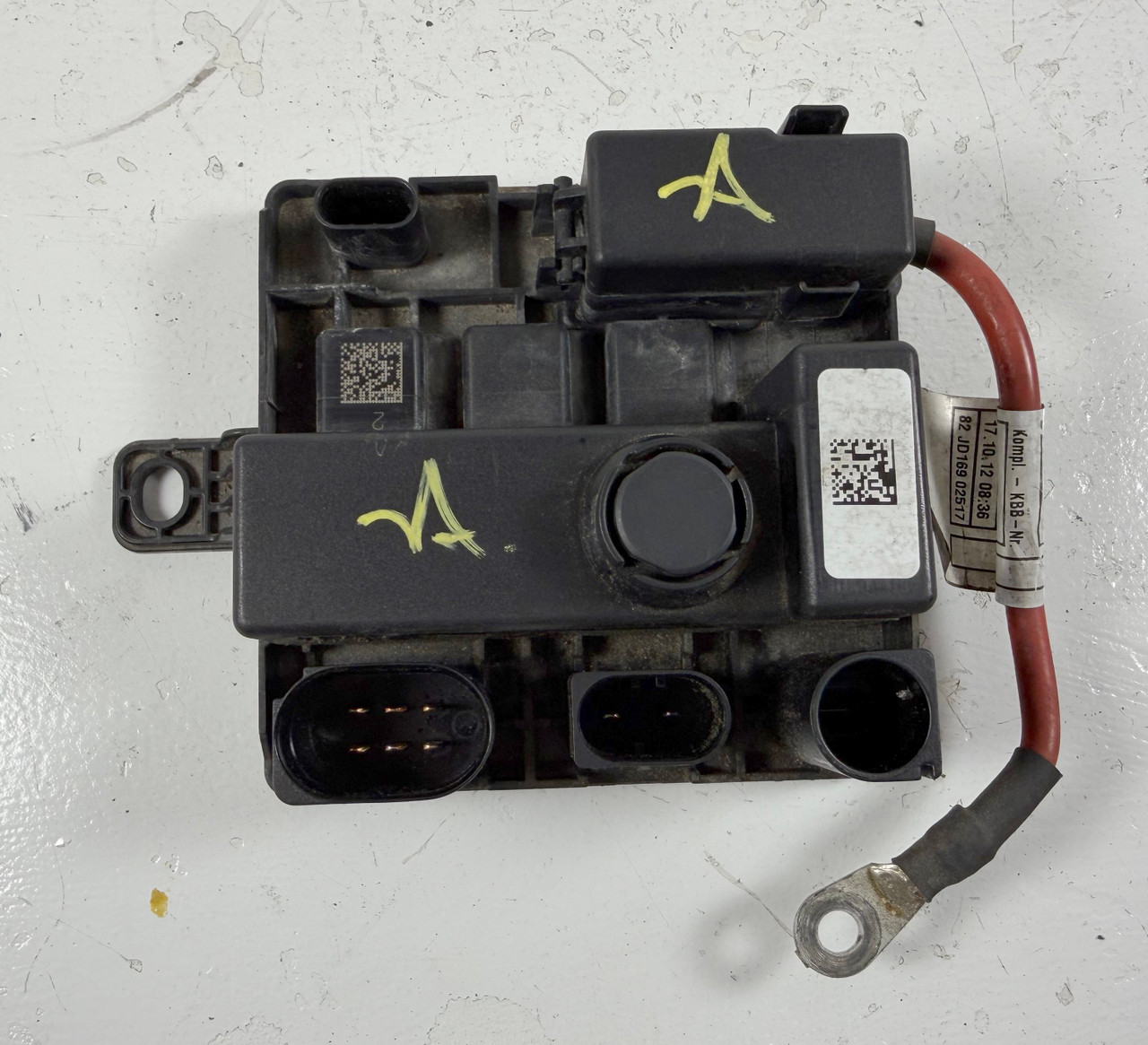 INTEGRATED POWER DISTRIBUTION SUPPLY BOX BMW F10 528i F30 328i7591534