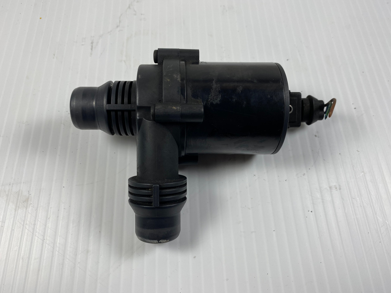 BMW e39 e46 e60 e65 e53 ADDITIONAL CIRCULATING ELECTRIC WATER PUMP