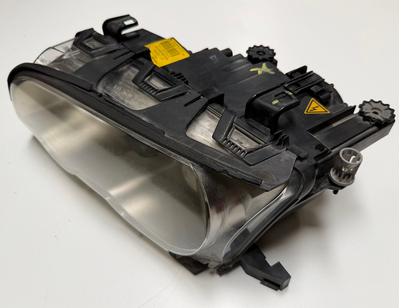 2002-03 BMW E46 330ci 325ci Driver Left Xenon Headlight 6911455