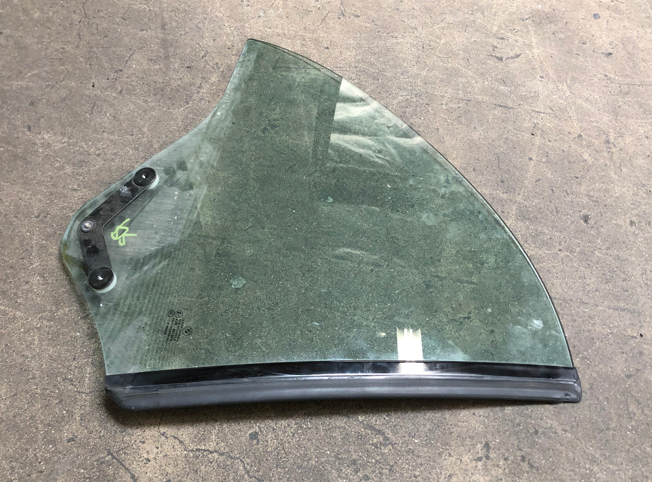 BMW E46 M3 330ci 325ci 323ci PASSENGER REAR WINDOW GLASS 8209424