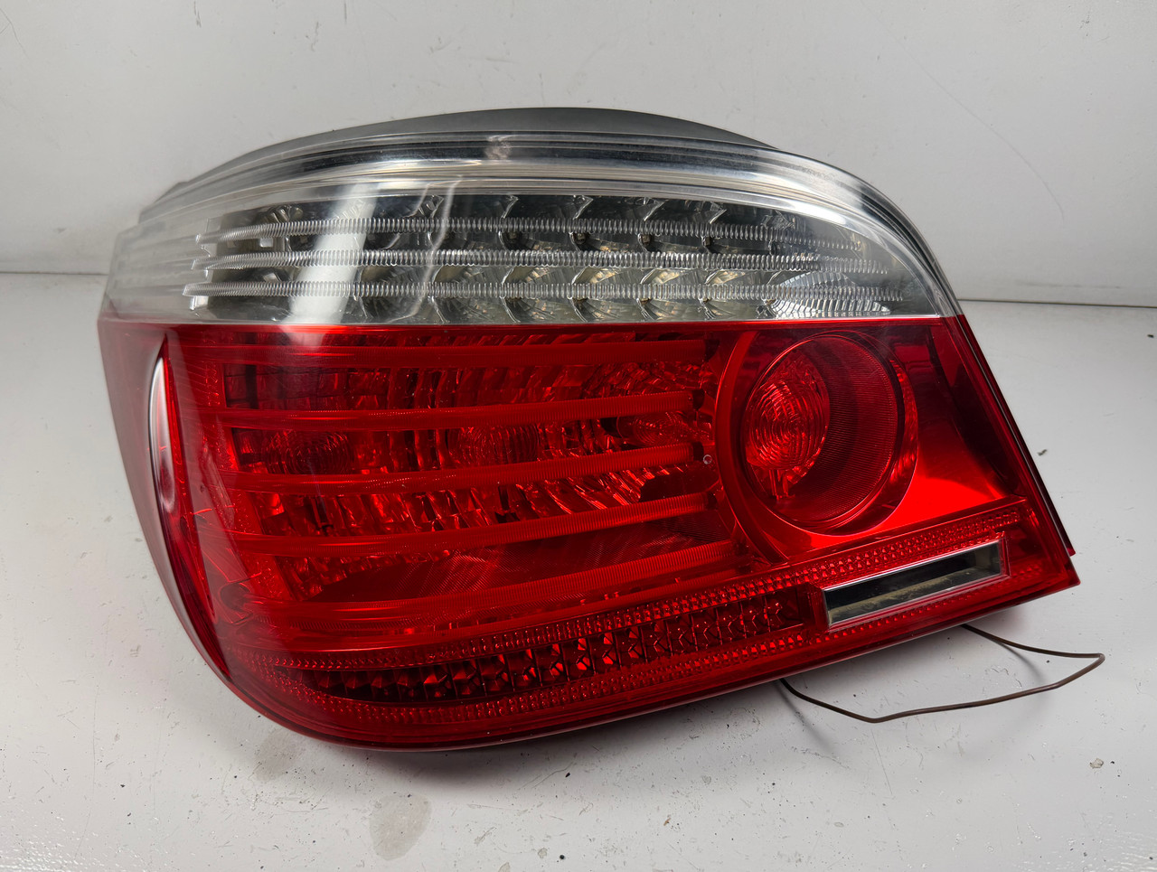 DRIVER LEFT REAR BRAKE TAIL LIGHT 2008-10 BMW E60 550i 535i 528i 7361593