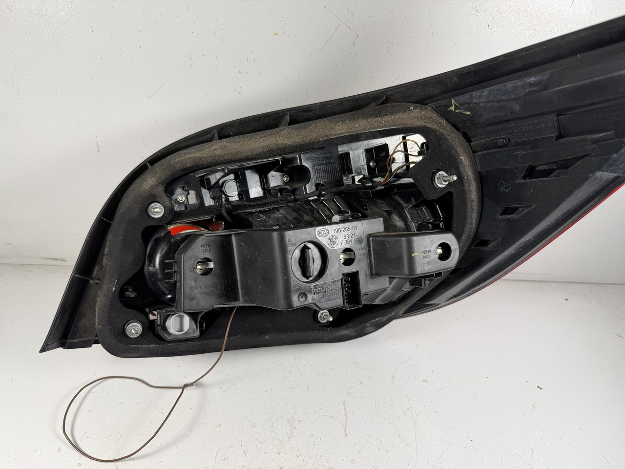 DRIVER LEFT REAR BRAKE TAIL LIGHT 2008-10 BMW E60 550i 535i 528i 7361593