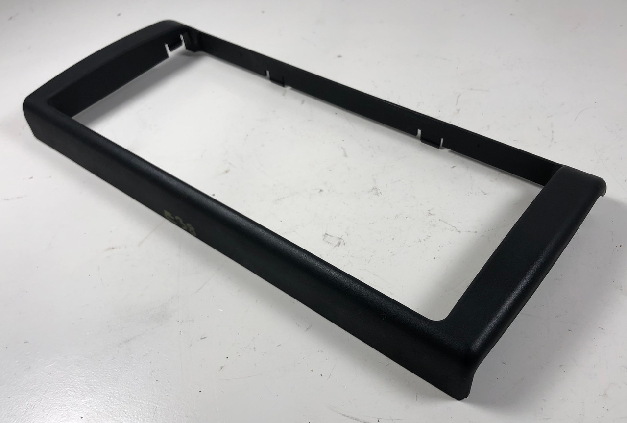 NAVIGATION DISPLAY SCREEN BEZEL TRIM BMW E38 740i 750il 8385450