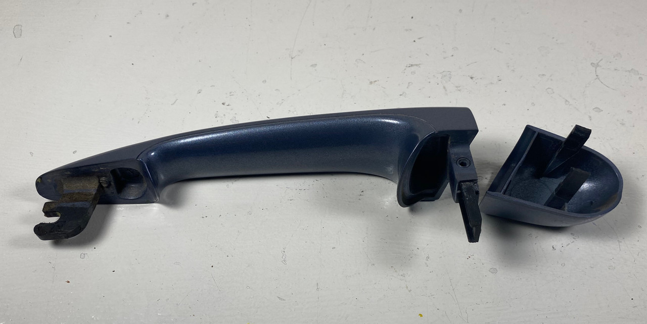 BMW E46 M3 330 325 PASSENGER FRONT EXTERIOR DOOR HANDLE STAHLBLAU 7002272
