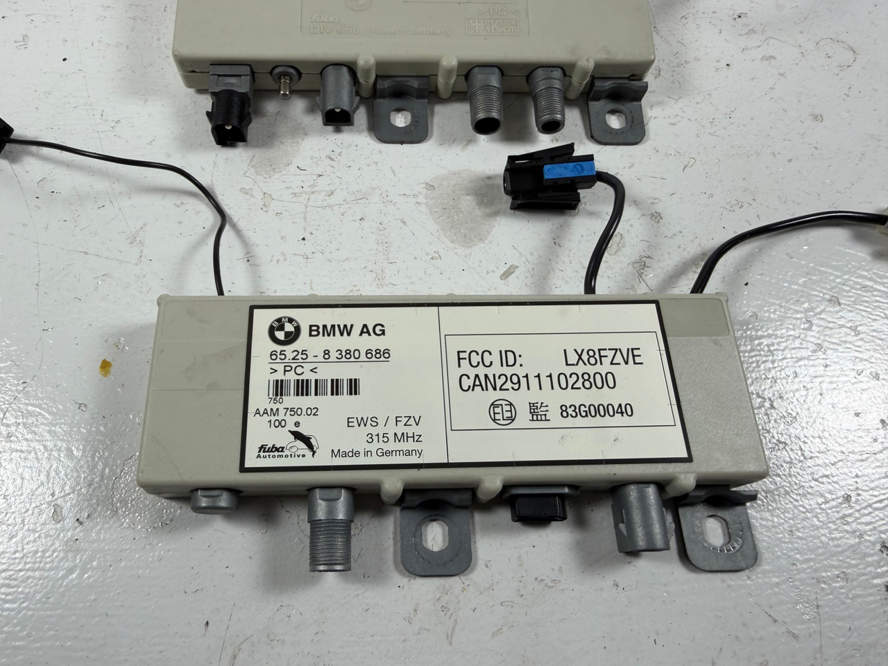 ANTENNA EWS FZV AMPLIFIER BMW E39 540i 530i 525i 8380686